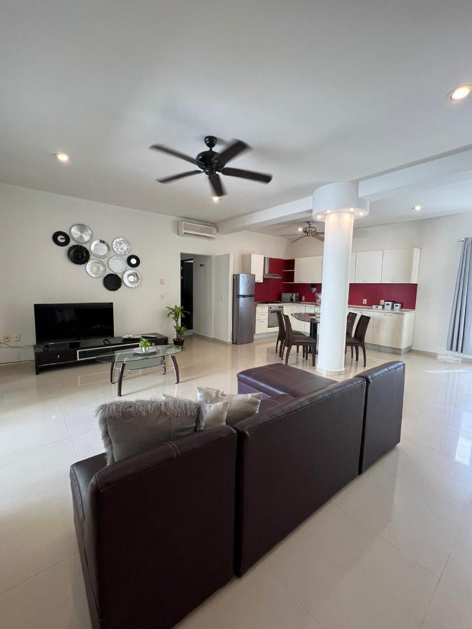 Espacioso Departamento A Unos Metros De Playa Mamitas Y De La Famosa 5ta Av * Playa del Carmen