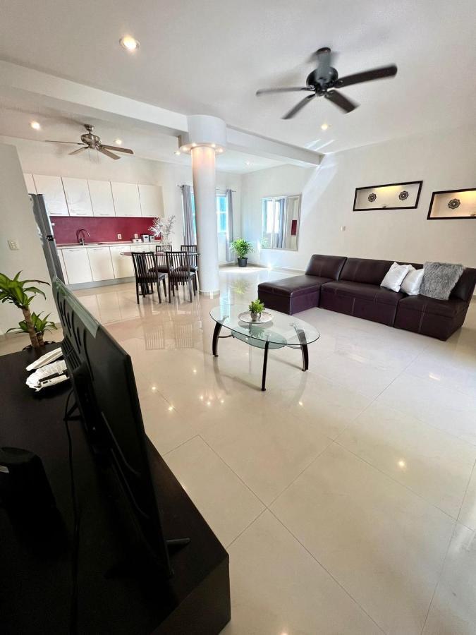 Espacioso Departamento A Unos Metros De Playa Mamitas Y De La Famosa 5ta Av * Playa del Carmen