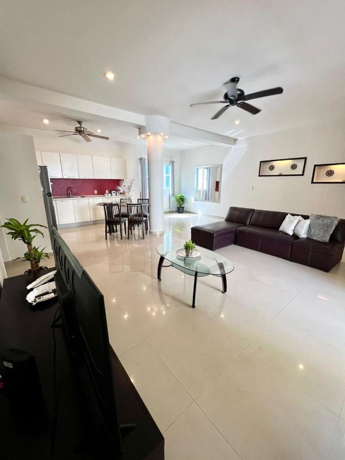 Espacioso Departamento A Unos Metros De Playa Mamitas Y De La Famosa 5ta Av * Playa del Carmen